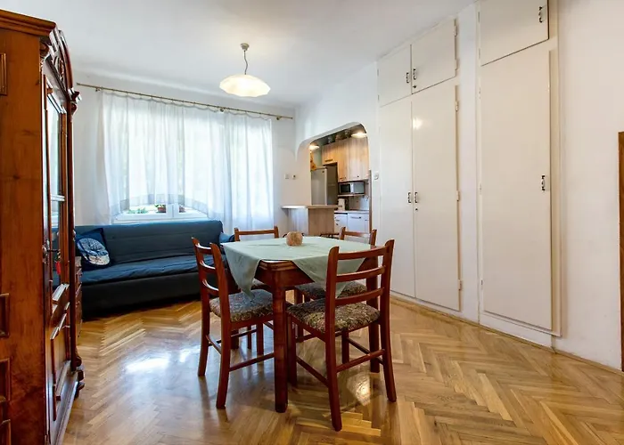 Zoe Apartment